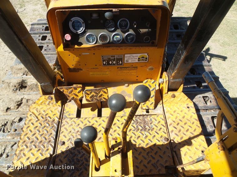 image for item DH4955 1977 Case 450  dozer