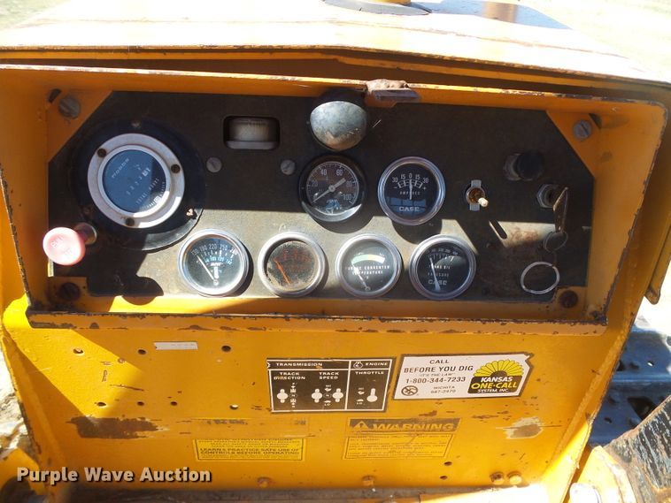 image for item DH4955 1977 Case 450  dozer