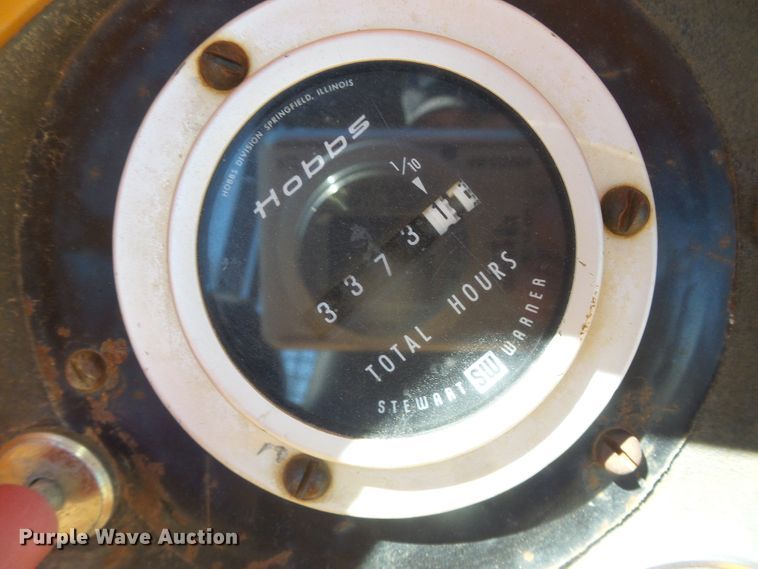 image for item DH4955 1977 Case 450  dozer