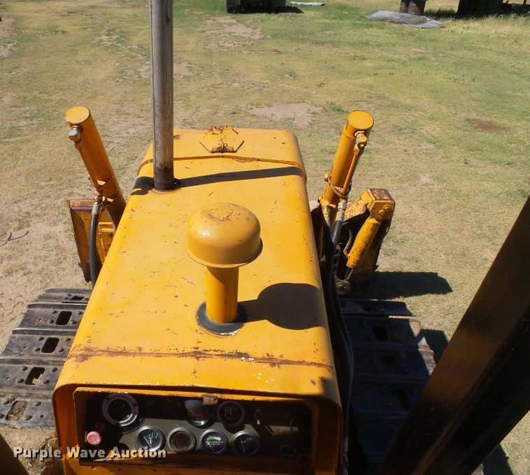 image for item DH4955 1977 Case 450  dozer