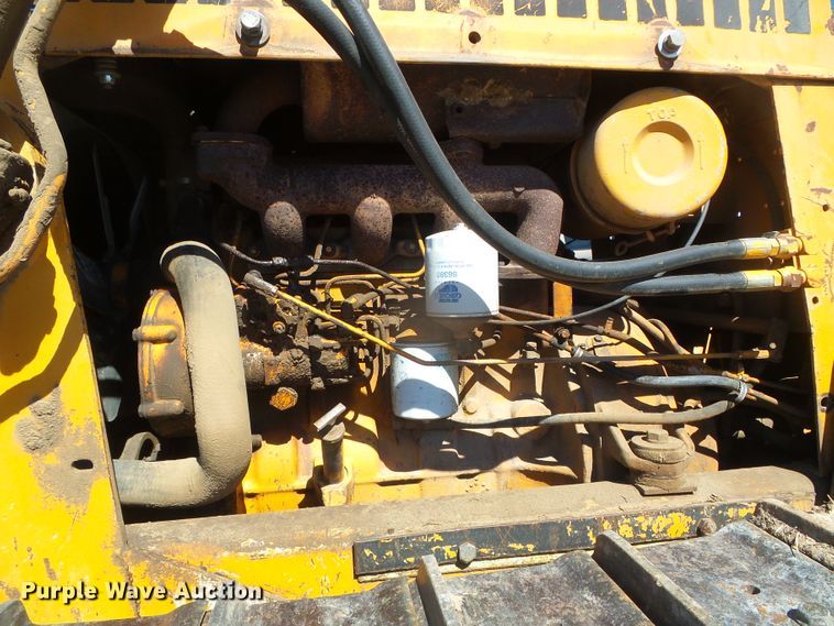 image for item DH4955 1977 Case 450  dozer