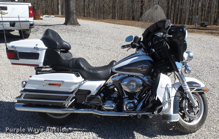 image for item DH7898 2008 Harley Davidson FLHTCU Ultra Classic motorcycle