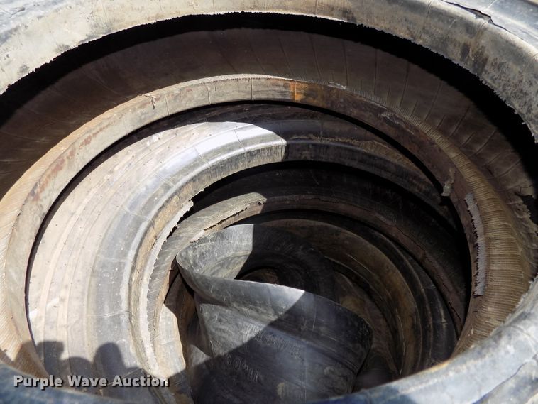 image for item DO9339 (4) 12.00x20 tires