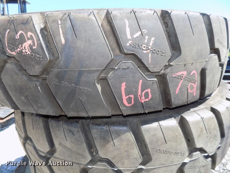 image for item DO9339 (4) 12.00x20 tires