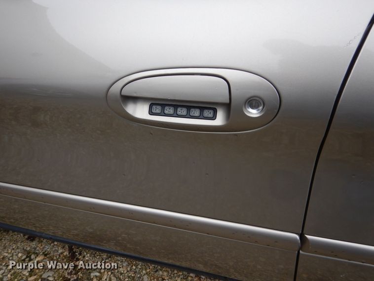 image for item DW9634 2005 Ford Taurus