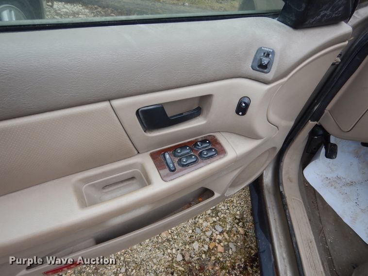 image for item DW9634 2005 Ford Taurus