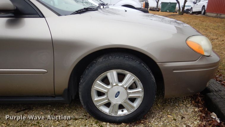 image for item DW9634 2005 Ford Taurus