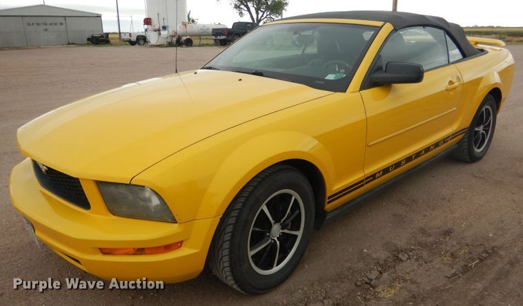 image for item FA9364 2006 Ford Mustang  convertible