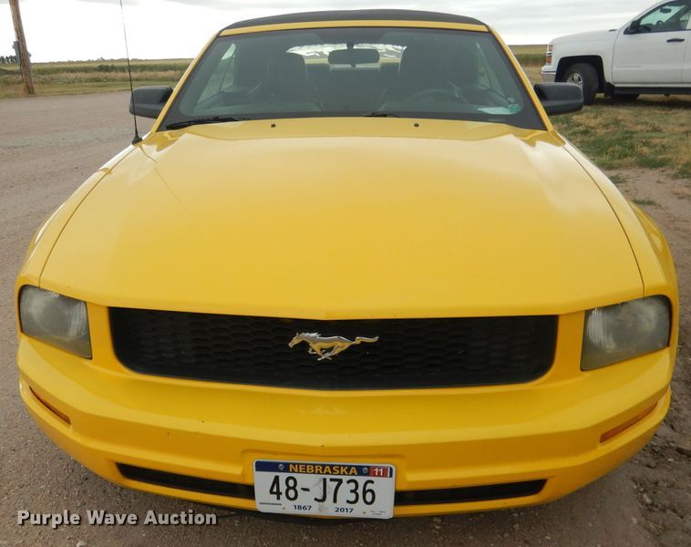 image for item FA9364 2006 Ford Mustang  convertible