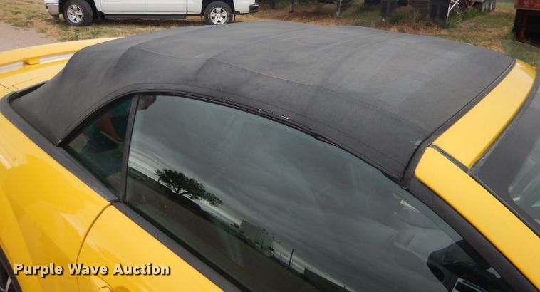 image for item FA9364 2006 Ford Mustang  convertible