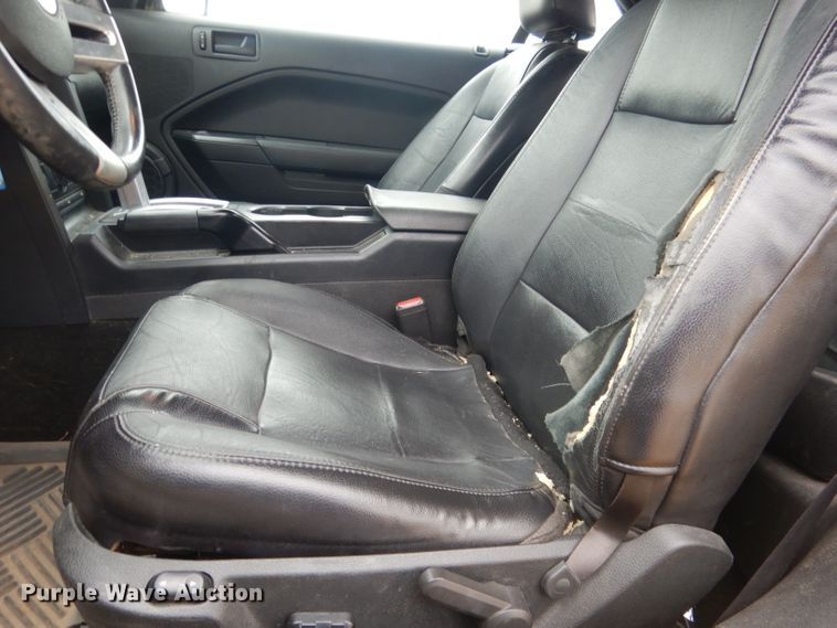 image for item FA9364 2006 Ford Mustang  convertible