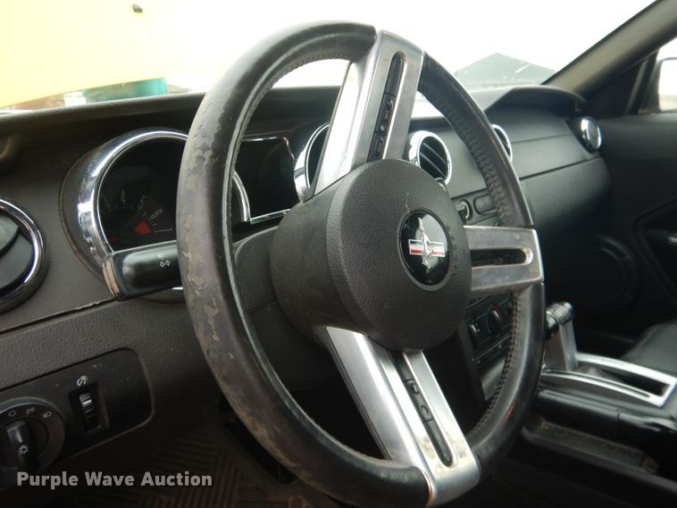 image for item FA9364 2006 Ford Mustang  convertible