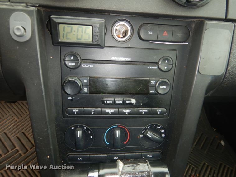 image for item FA9364 2006 Ford Mustang  convertible