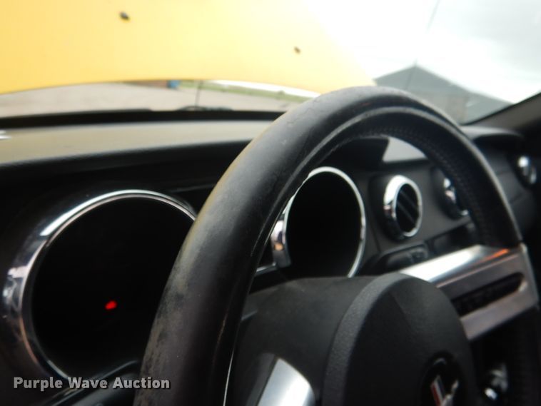 image for item FA9364 2006 Ford Mustang  convertible