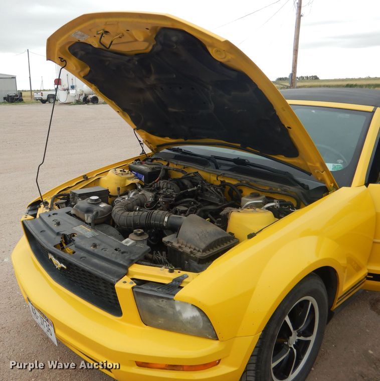 image for item FA9364 2006 Ford Mustang  convertible