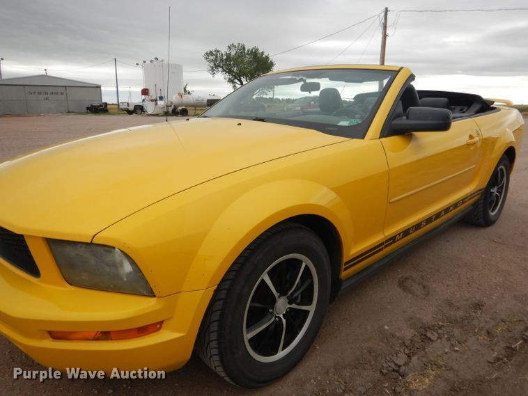 image for item FA9364 2006 Ford Mustang  convertible