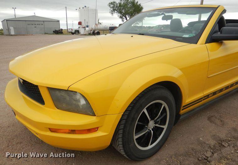 image for item FA9364 2006 Ford Mustang  convertible
