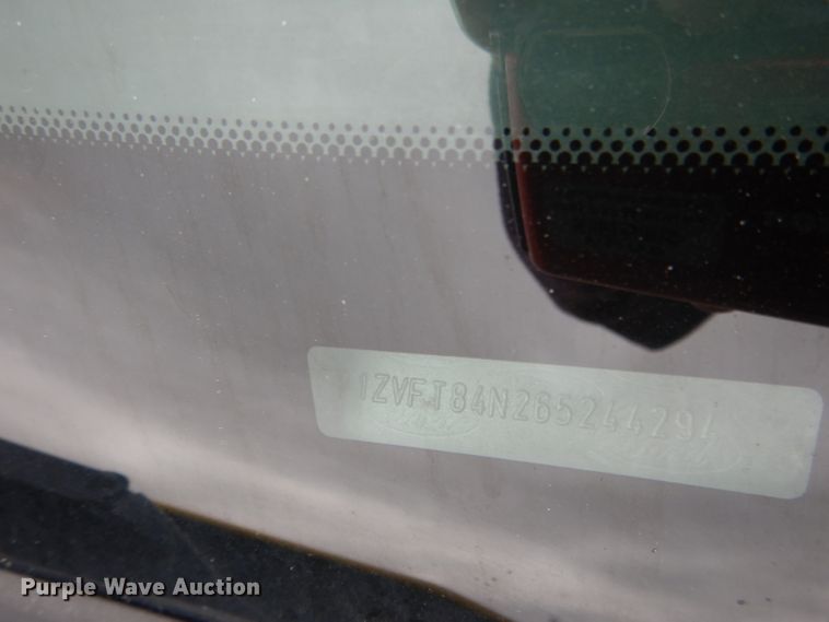 image for item FA9364 2006 Ford Mustang  convertible