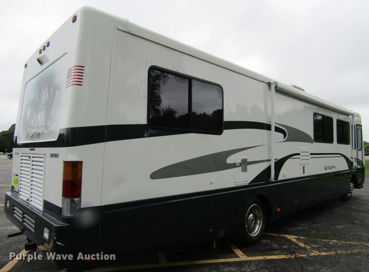 image for item FD9476 2000 Magnum Zanzibar Safari  rv