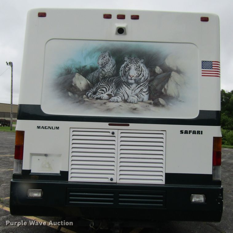 image for item FD9476 2000 Magnum Zanzibar Safari  rv