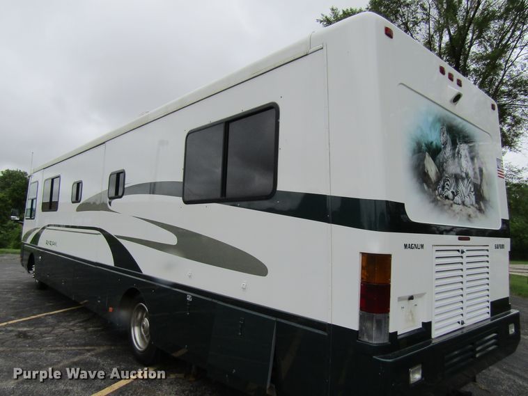 image for item FD9476 2000 Magnum Zanzibar Safari  rv