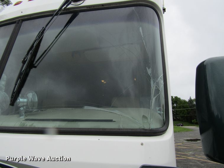 image for item FD9476 2000 Magnum Zanzibar Safari  rv