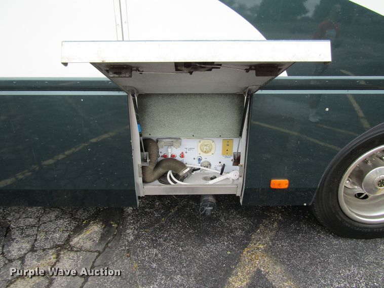 image for item FD9476 2000 Magnum Zanzibar Safari  rv