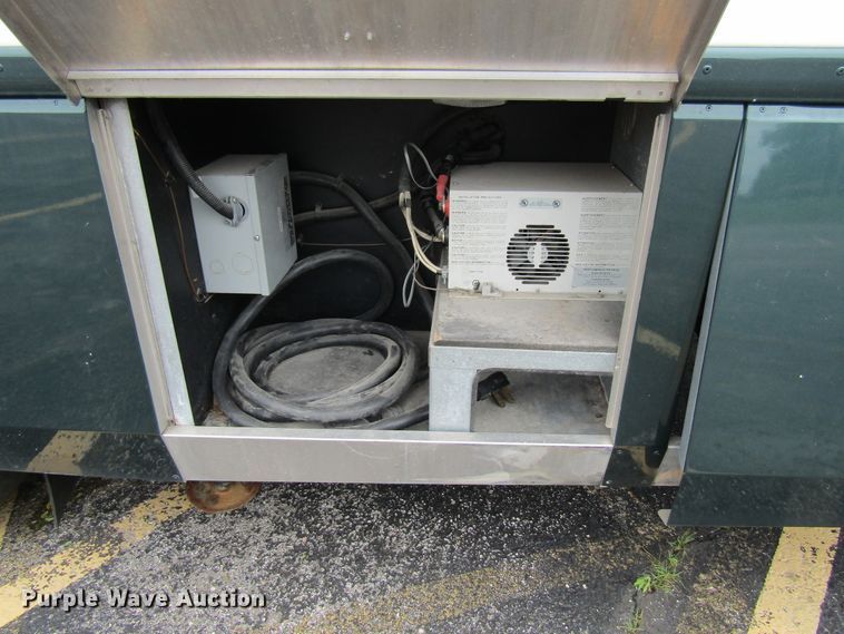 image for item FD9476 2000 Magnum Zanzibar Safari  rv