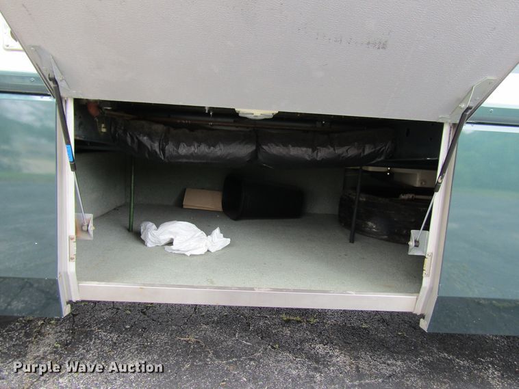 image for item FD9476 2000 Magnum Zanzibar Safari  rv