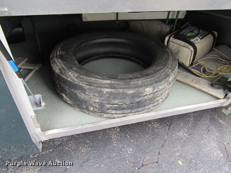 image for item FD9476 2000 Magnum Zanzibar Safari  rv