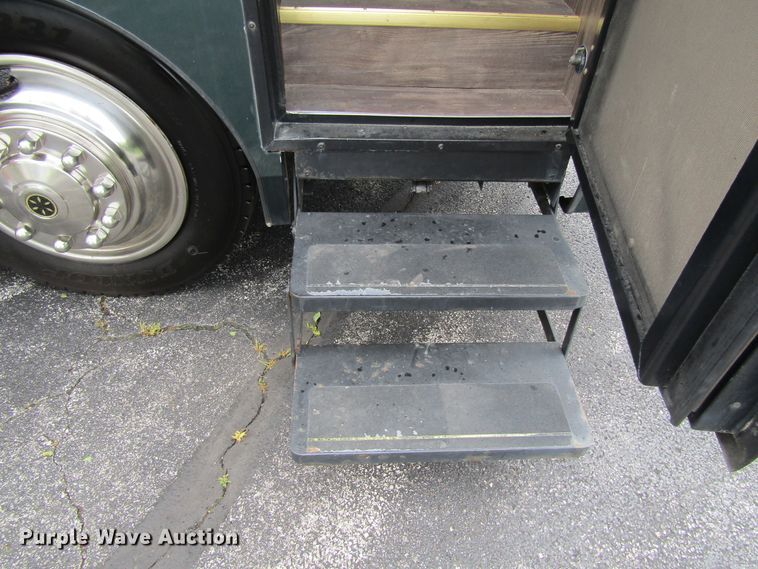 image for item FD9476 2000 Magnum Zanzibar Safari  rv