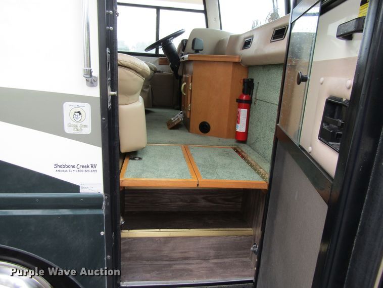 image for item FD9476 2000 Magnum Zanzibar Safari  rv