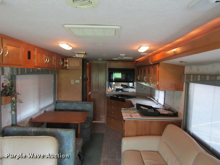 image for item FD9476 2000 Magnum Zanzibar Safari  rv