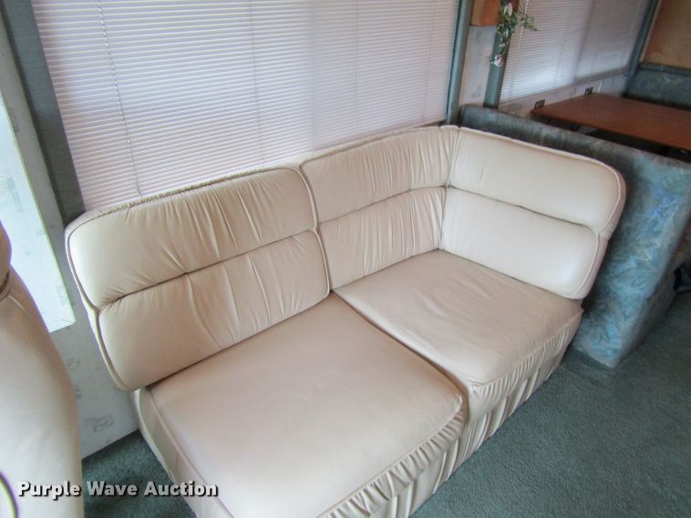 image for item FD9476 2000 Magnum Zanzibar Safari  rv