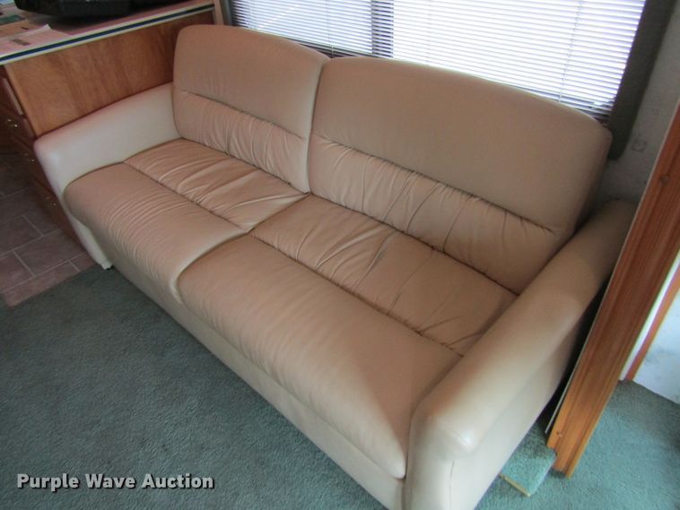 image for item FD9476 2000 Magnum Zanzibar Safari  rv