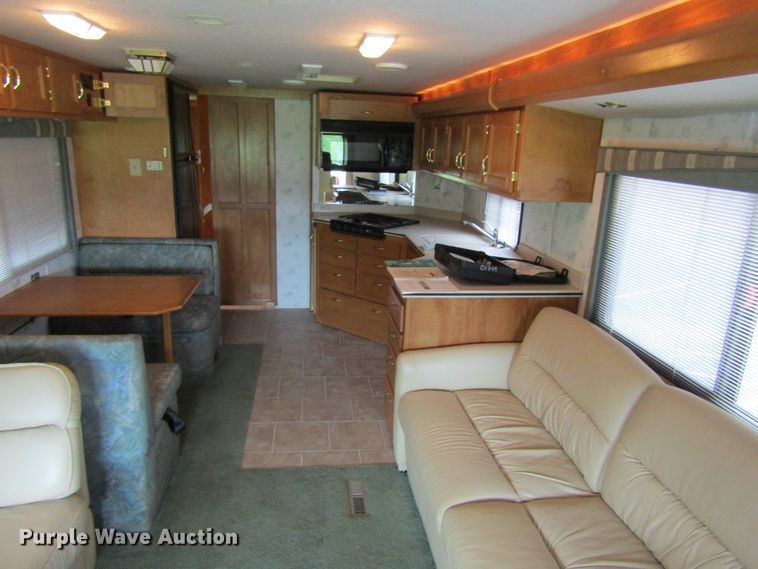 image for item FD9476 2000 Magnum Zanzibar Safari  rv