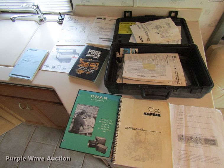 image for item FD9476 2000 Magnum Zanzibar Safari  rv