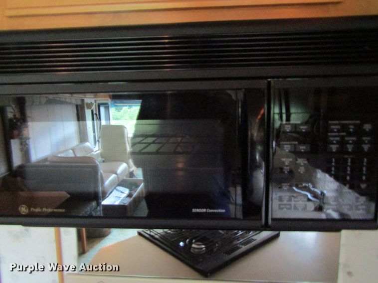 image for item FD9476 2000 Magnum Zanzibar Safari  rv