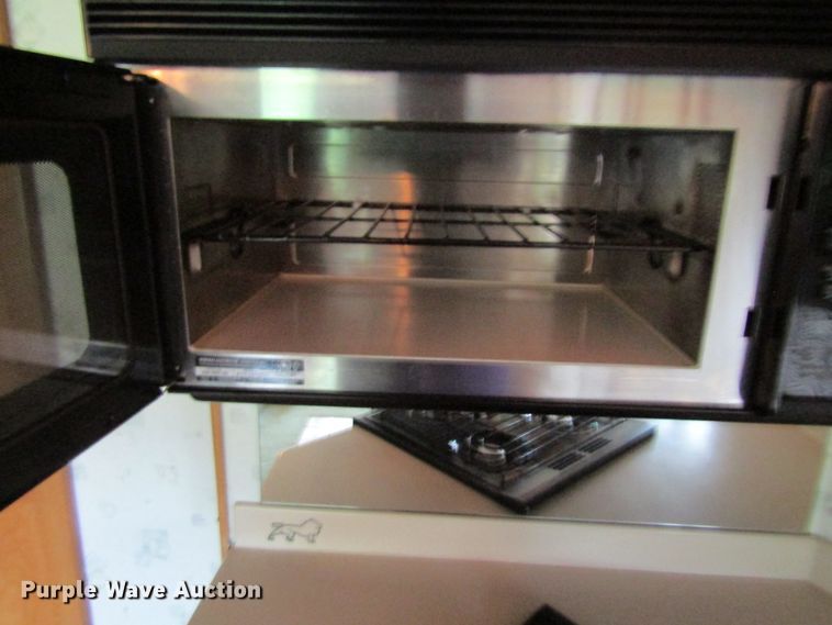 image for item FD9476 2000 Magnum Zanzibar Safari  rv