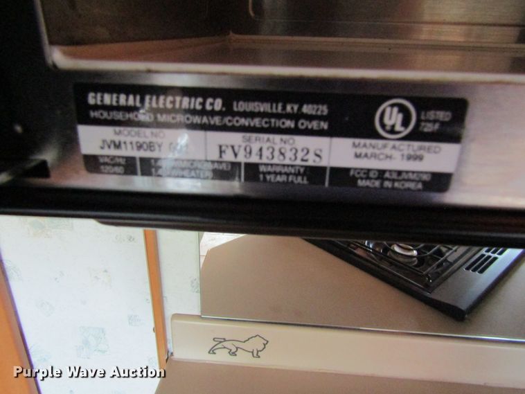 image for item FD9476 2000 Magnum Zanzibar Safari  rv