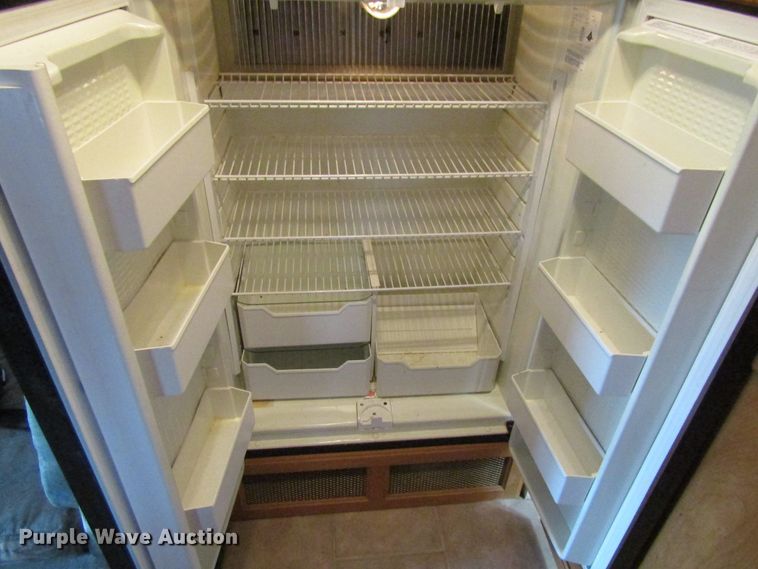 image for item FD9476 2000 Magnum Zanzibar Safari  rv