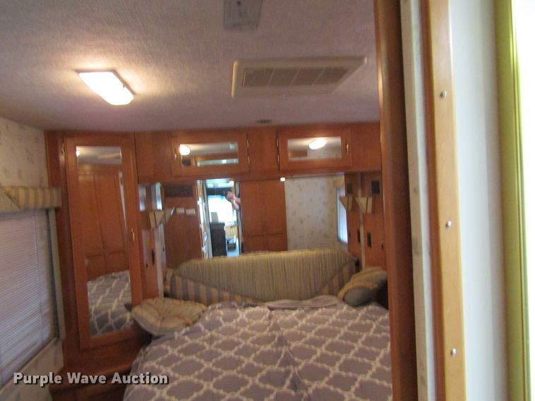 image for item FD9476 2000 Magnum Zanzibar Safari  rv