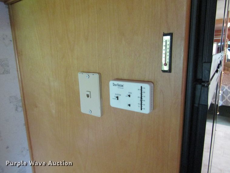 image for item FD9476 2000 Magnum Zanzibar Safari  rv