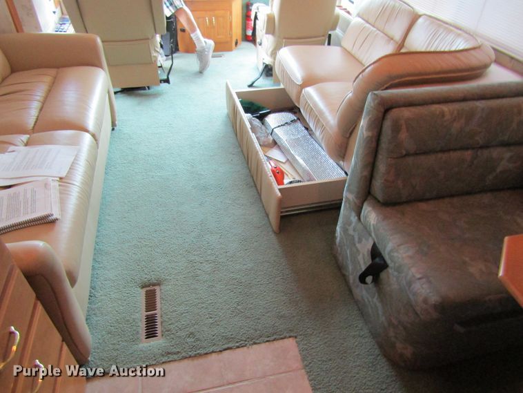 image for item FD9476 2000 Magnum Zanzibar Safari  rv