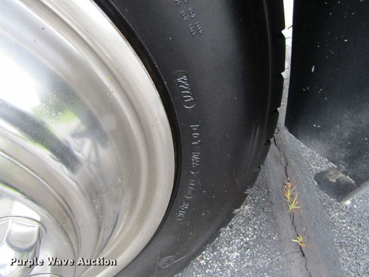 image for item FD9476 2000 Magnum Zanzibar Safari  rv