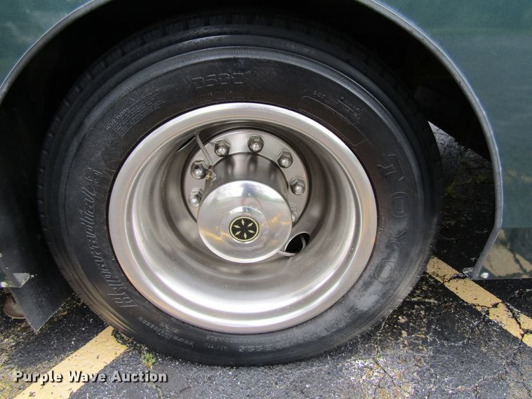 image for item FD9476 2000 Magnum Zanzibar Safari  rv