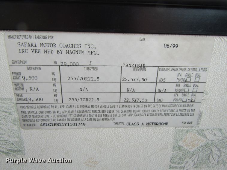 image for item FD9476 2000 Magnum Zanzibar Safari  rv