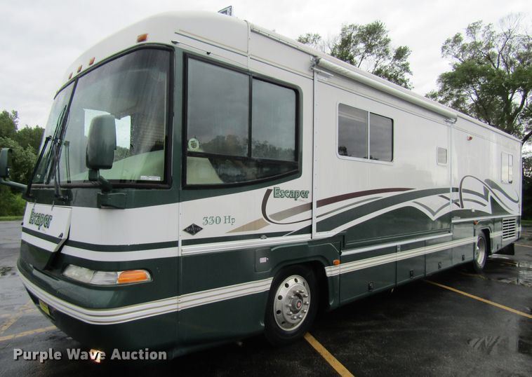 image for item FD9477 2000 Damon Escaper  rv