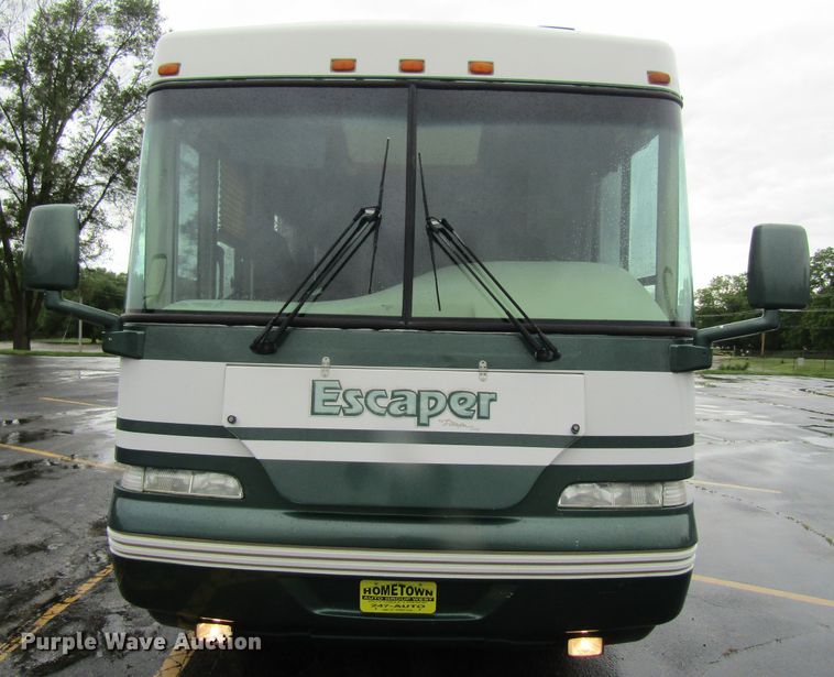 image for item FD9477 2000 Damon Escaper  rv