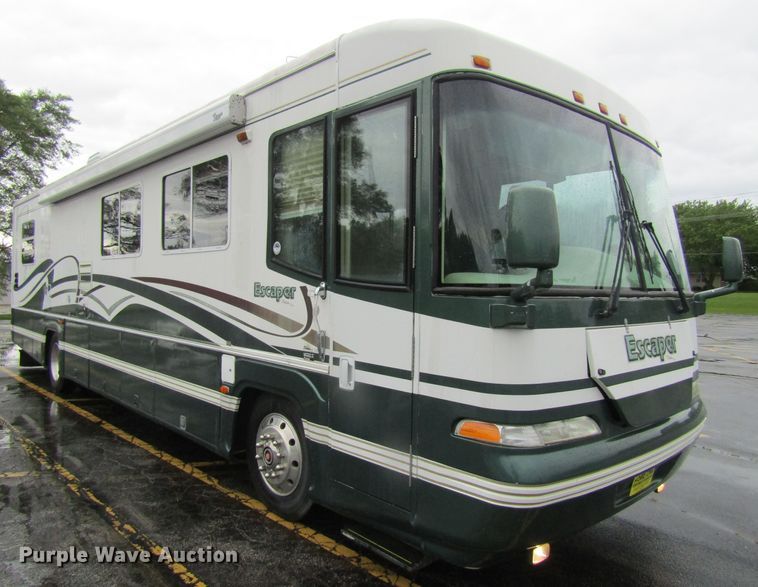 image for item FD9477 2000 Damon Escaper  rv